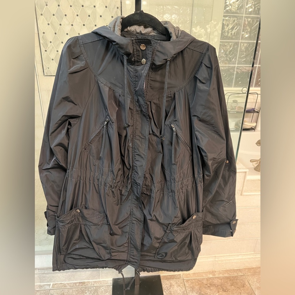 Women's Black Hooded Jacket Rain/Windbeaker